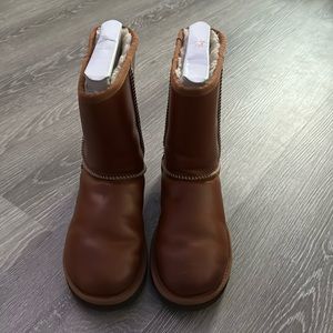 Women’s Classic Short Leather Uggs